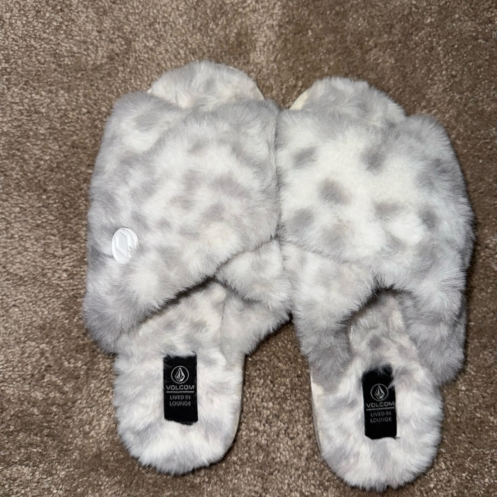 Volcom Plush Gray/white Slippers